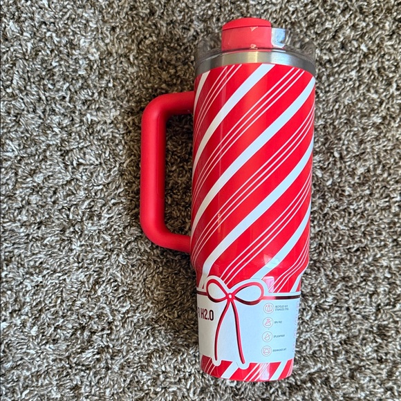 NWT Stanley Holiday Candy Cane Striped Tumbler with Handle 30oz - Picture 5 of 7